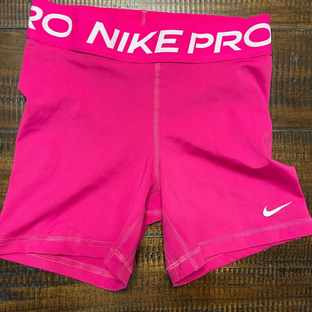 Women’s Nike Pro Drifit Shorts- Great Condition!